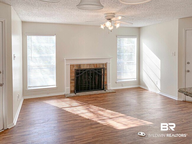 Foto del edificio - 5608 Cottage Hill Rd