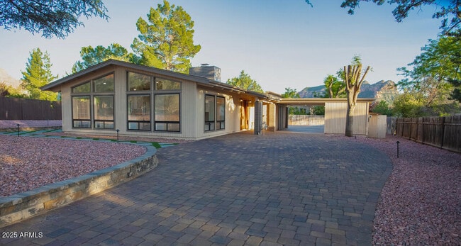Building Photo - 21 Hummingbird Cir