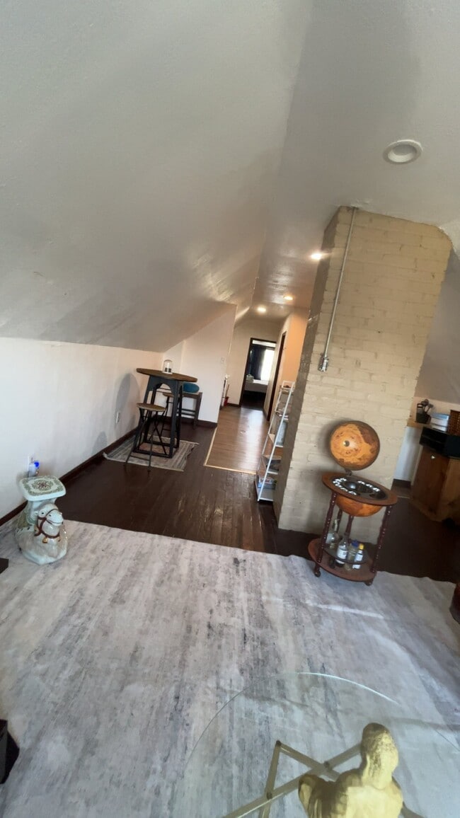 Building Photo - 3454 E 76th St