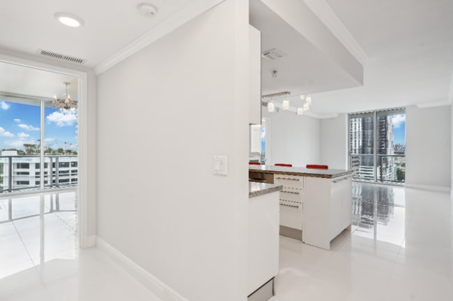 Foto del edificio - 185 SW 7th St