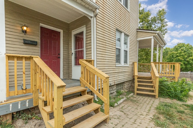 Building Photo - 3248 Glenmore Ave
