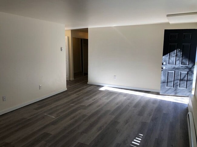 Building Photo - 2839 Thorndyke Ave W