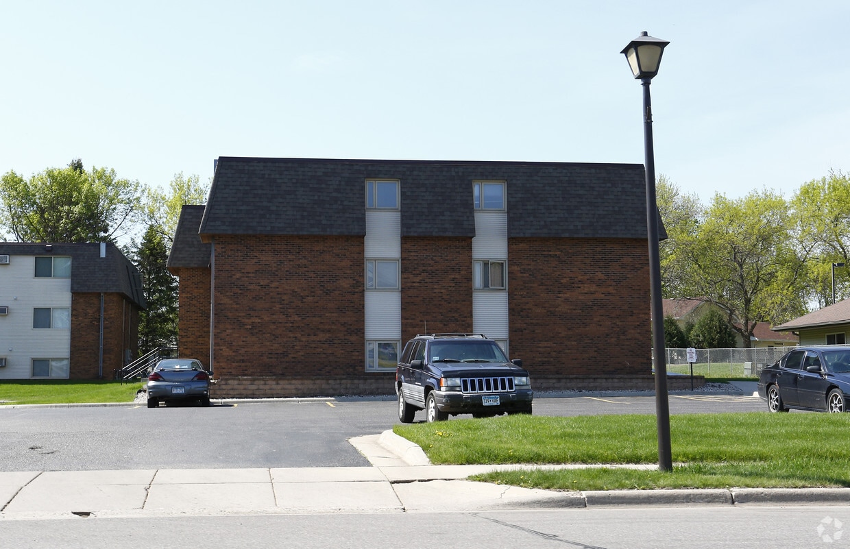 Building Photo - Commerce Apartments