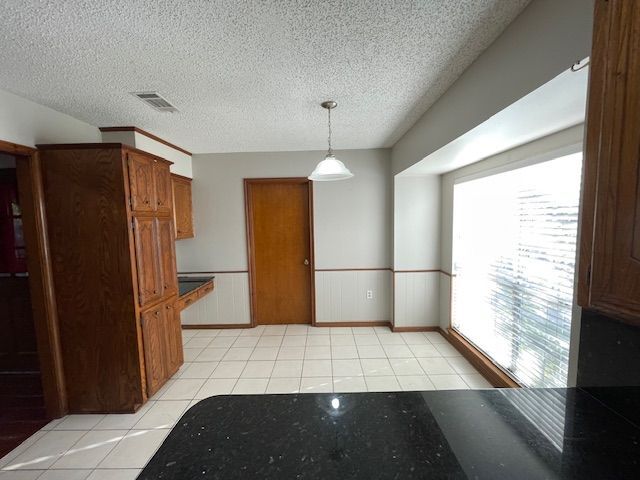 Building Photo - 15016 Lynbrook Dr