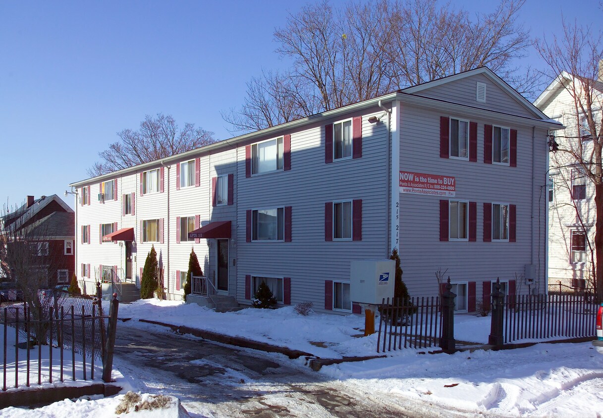Foto principal - 215-217 Whipple St