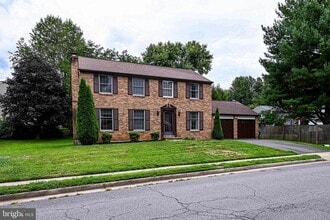 Building Photo - 3381 Monarch Ln