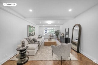Building Photo - 44 E 67th St