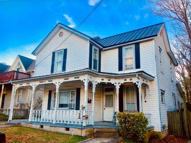 Building Photo - 1018 S High St Building Photo - 1018 S High St