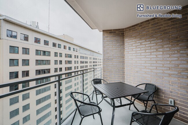 Foto del edificio - 4850 Rugby Ave