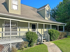 Building Photo - 2904 Pinetree St