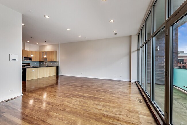 Foto del edificio - 1006 W Monroe St