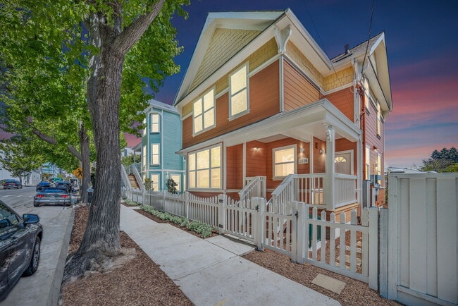 Building Photo - 2016 Dwight Way