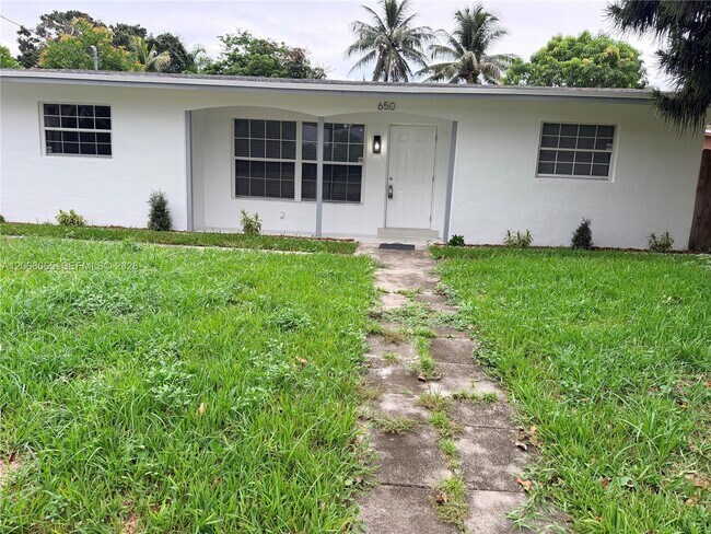 Building Photo - 650 SW 55th Ave
