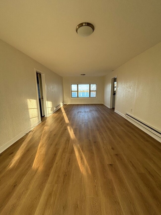 Foto del edificio - Cozy Lakefront Home w/Private Dock