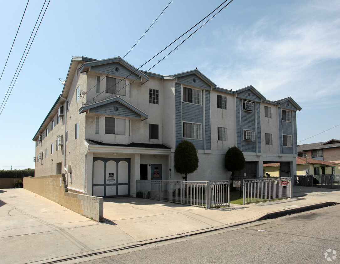 Primary Photo - 13707 Cerise Ave