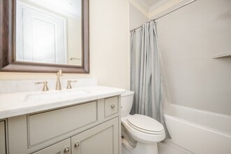 Building Photo - 5410 Alder Cir