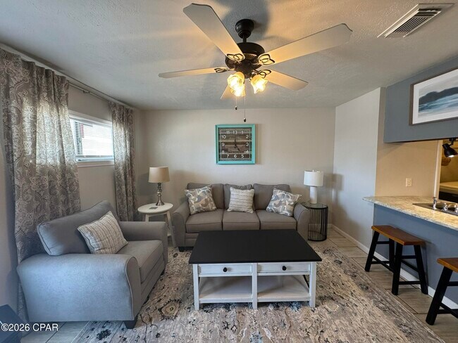 Building Photo - 6903 N Lagoon Dr