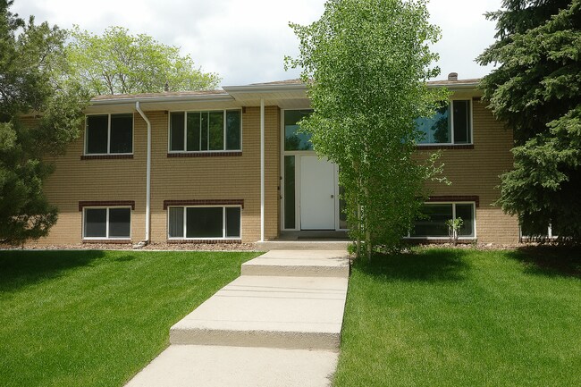 Garden-Level 1 Bed in Downtown Golden – $1... - Garden-Level 1 Bed in Downtown Golden – $1... Apartment