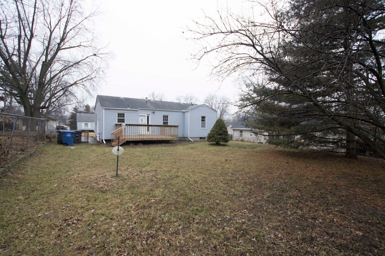 Primary Photo - Cozy 3 bedroom 1 bath home - East Side