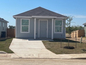 Building Photo - 14234 Llama Pl