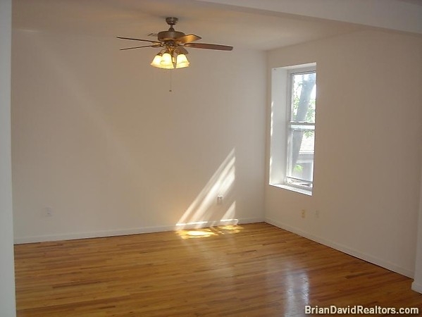 Interior Photo - 223 Hawthorne Ave