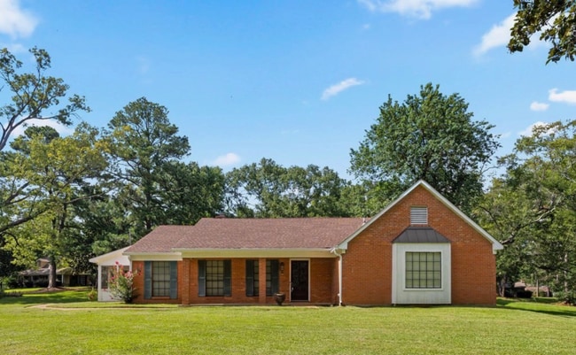 Building Photo - 332 Kiowa Dr