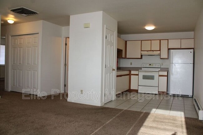 Building Photo - 208 W Palmer Lake Dr