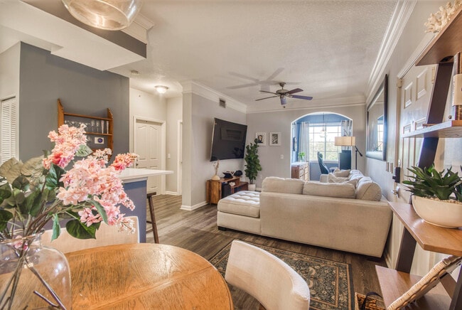 Building Photo - 1305 Myrtlewood Cir E