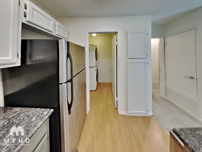 Foto del edificio - 465 Canyon Oaks Dr