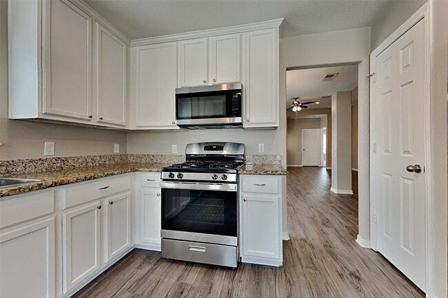 Foto del edificio - 10218 Black Forest Ct