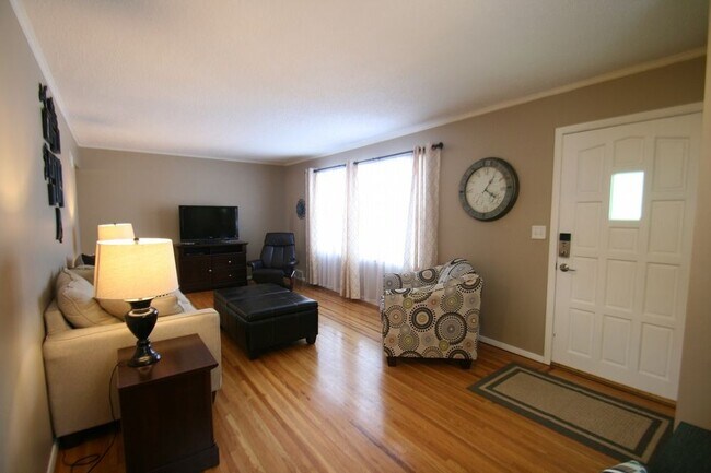 Building Photo - Updated Ranch Rambler in SW Minneapolis