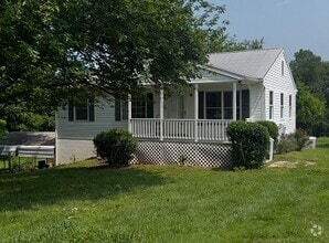 Building Photo - 15740 Redmore Ln