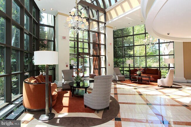 Foto del edificio - 10101 Grosvenor Pl
