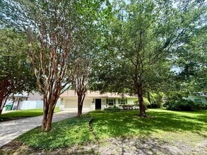 Building Photo - 821 Gamewell Ave