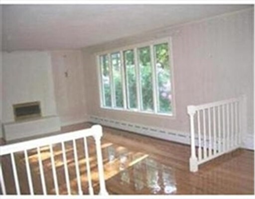Foto principal - 159 Pleasant St