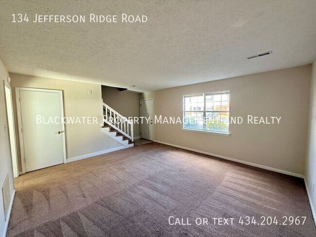 Foto del edificio - 134 Jefferson Ridge Rd