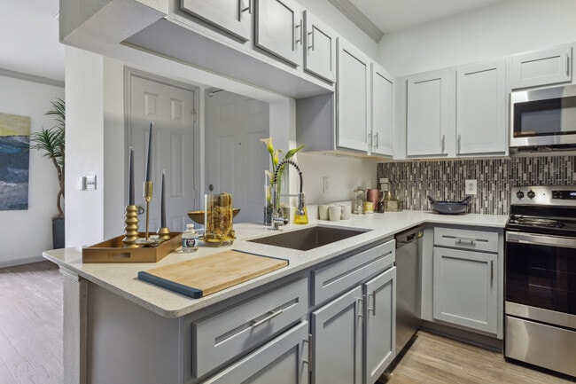 Building Photo - One Month Free Rent & Only $99 to Lock It In!