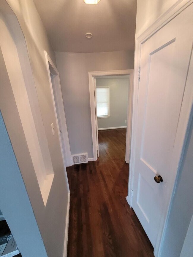 Foto del edificio - 3 Bedroom 1 Bath Home in Eastpointe