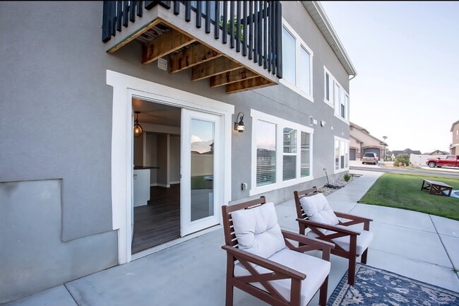 Building Photo - 2832 Fox Pointe Dr