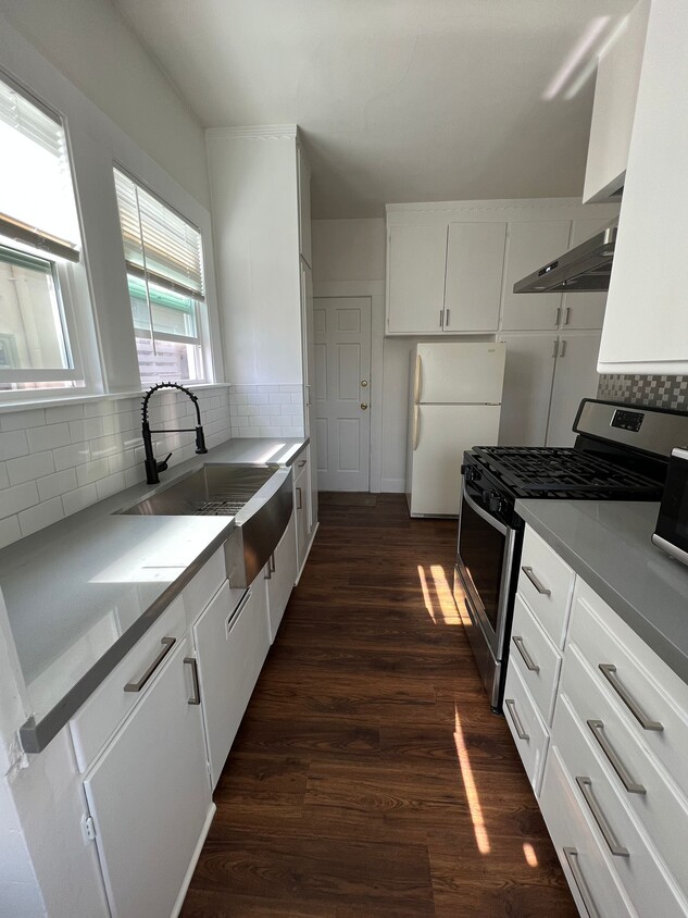 kitchen - 1694 Oxford St (Berkeley, CA)