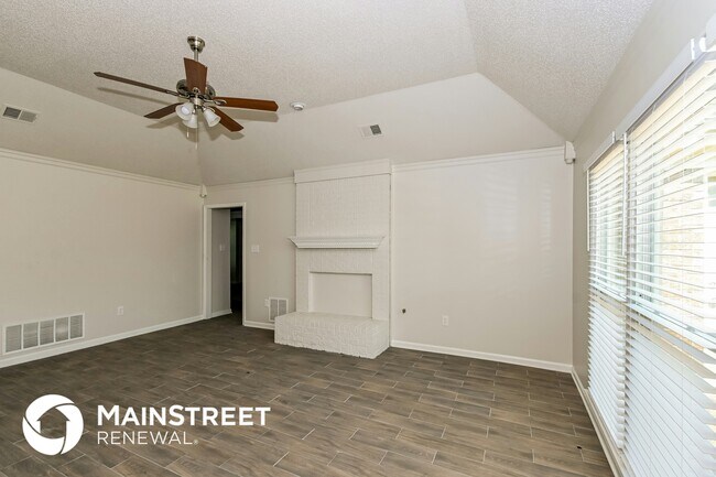 Foto del edificio - 7360 Red River Cove