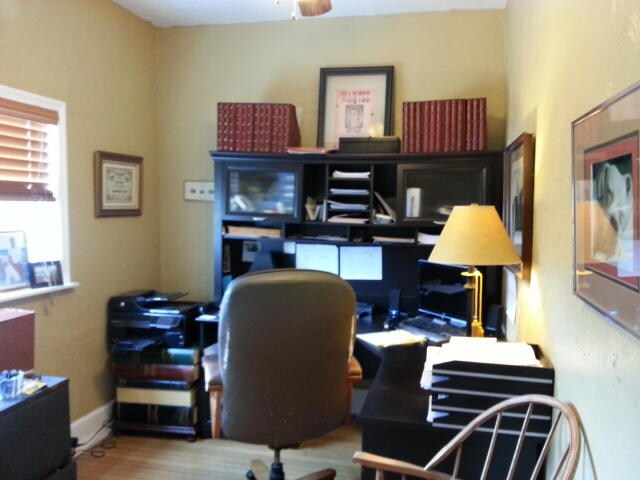 Building Photo - 322 Cornell Dr