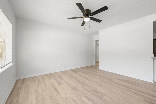 Building Photo - 4601 W 43rd St