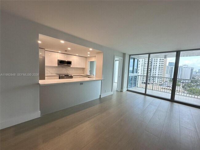 Foto del edificio - 2655 Collins Ave