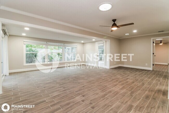 Building Photo - 3945 Harbor Hills Dr