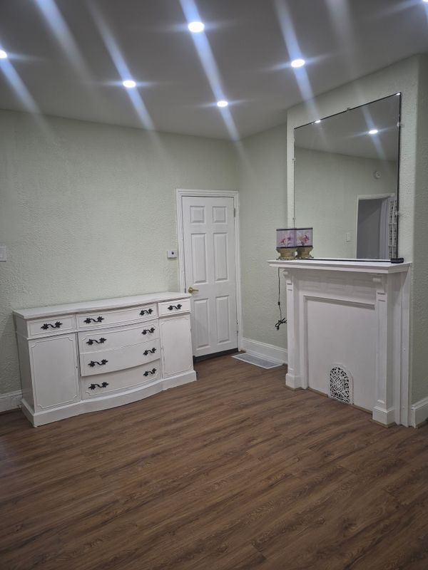 Foto del edificio - 921 W Silver St