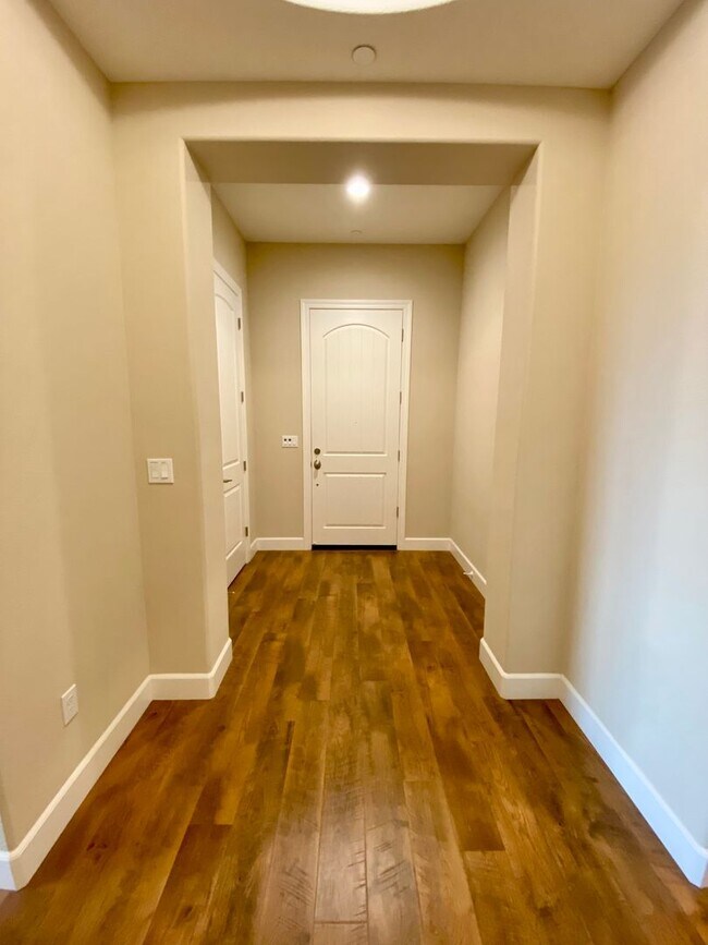 Building Photo - Beautiful 4 Bedroom 3.5 Bath Home for Rent...