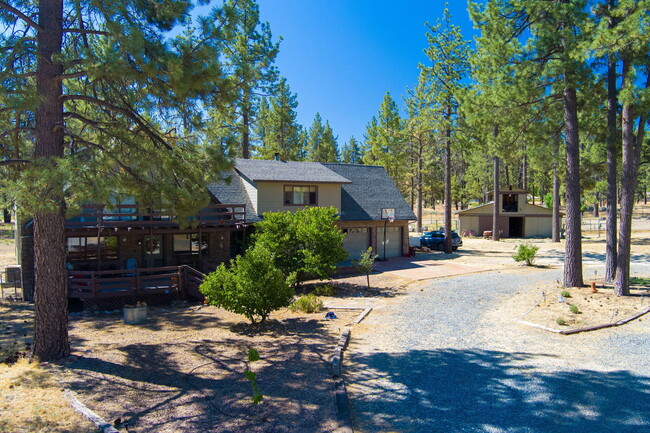 Building Photo - 34312 Morris Ranch Rd