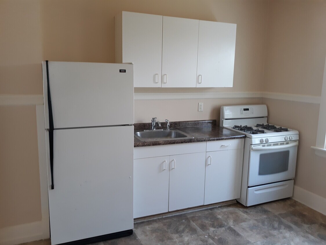 Kitchen - 1024 Georgia Ave