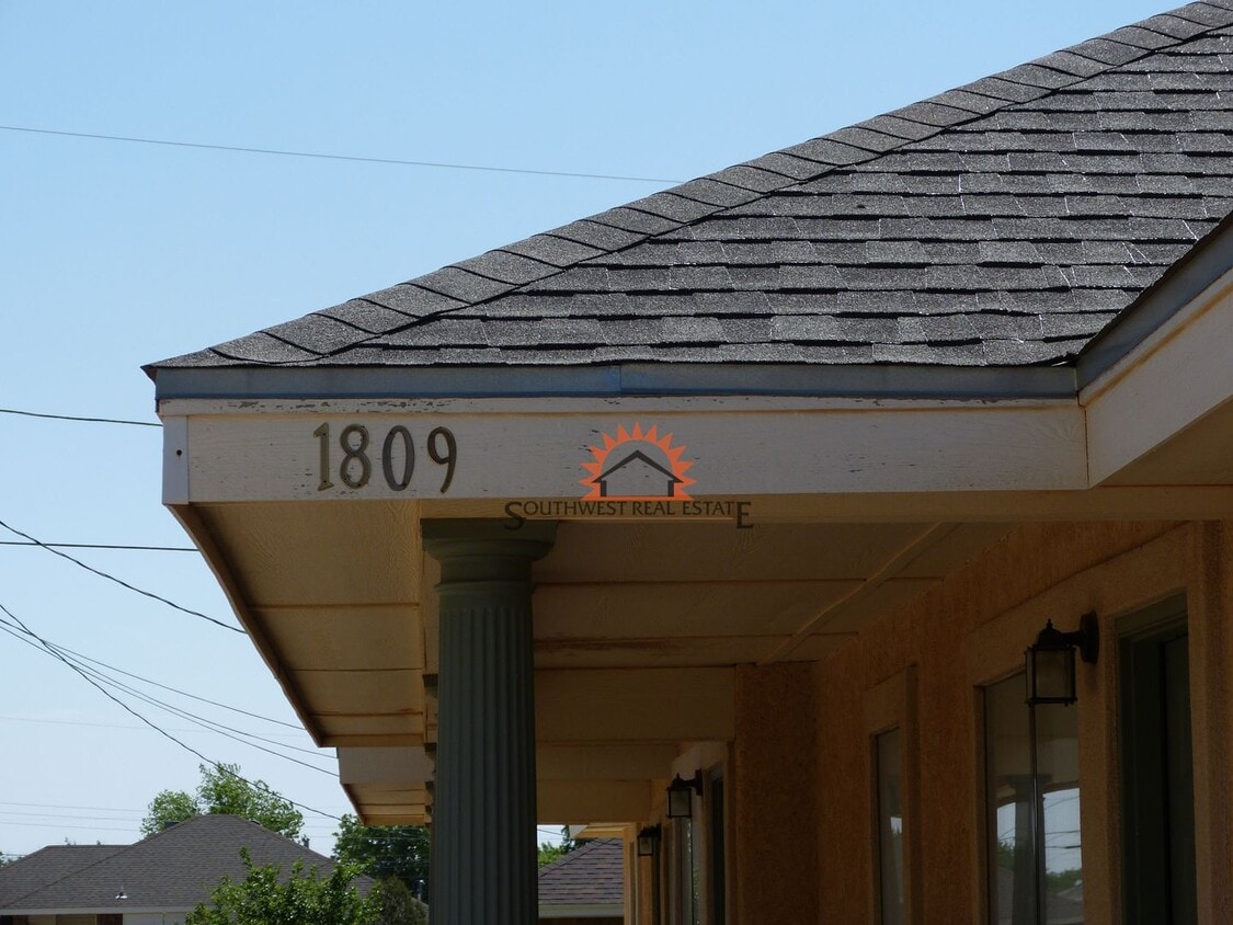 Primary Photo - 1809 North Dr
